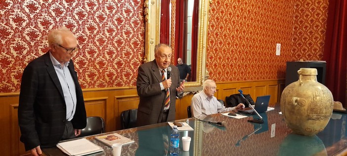 La controversia sui natali di Colombo, un libro di Franco Icardi per dimostrare le origini savonesi La controversia sui natali di Colombo, un libro di Franco Icardi per dimostrare le origini savonesi