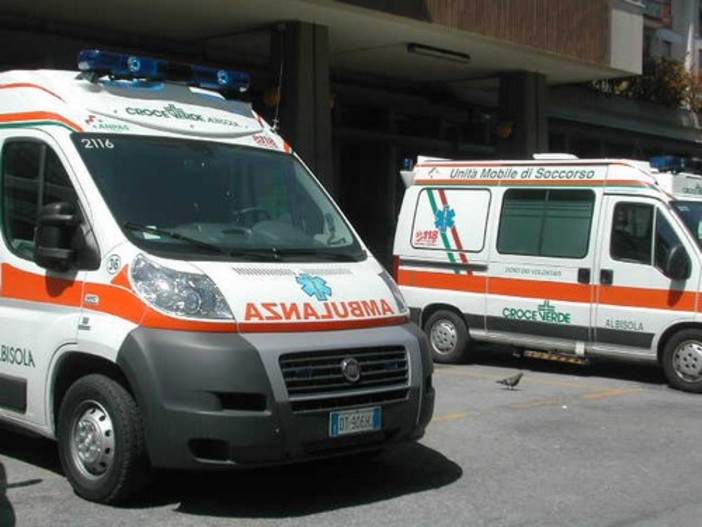 Ingerisce accidentalmente candeggina: 16enne in codice rosso