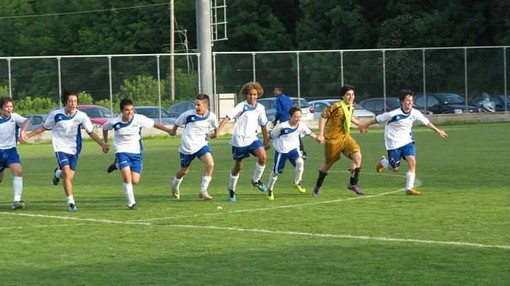 Una foto dell'annata 2011/2012 quando il Ceriale vinse il girone Giovanissimi Fascia B