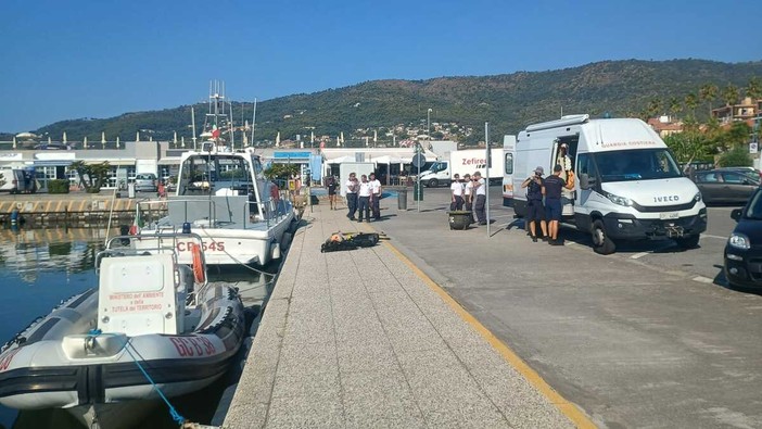 Reti fantasma e monitoraggio del mare: doppio intervento della Guardia Costiera Reti fantasma e monitoraggio del mare: doppio intervento della Guardia Costiera