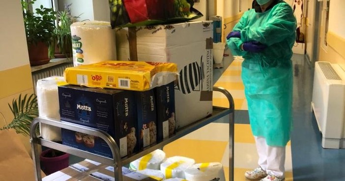 L'associazione "Chicchi di riso" Onlus dona generi di prima necessità all'ospedale di Savona