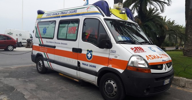 Tragedia a Finale Ligure. Ha un arresto cardiaco mentre è in trasferta con la squadra: muore un 15enne