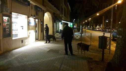 Cani antidroga in azione ad Albenga: arrestato uno spacciatore