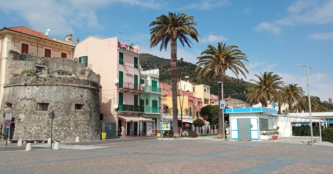 Ceriale, il Comune chiede il coinvolgimento della Prefettura contro vandalismo e degrado. Fasano: "La sicurezza è una priorità" Ceriale, il Comune chiede il coinvolgimento della Prefettura contro vandalismo e degrado. Fasano: "La sicurezza è una priorità"