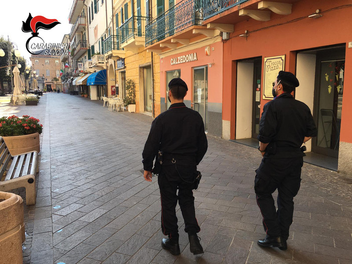 Controlli dei carabinieri contro lo spaccio e il consumo di sostanze stupefacenti: tre arresti a Borghetto, Loano e Ceriale Controlli dei carabinieri contro lo spaccio e il consumo di sostanze stupefacenti: tre arresti a Borghetto, Loano e Ceriale