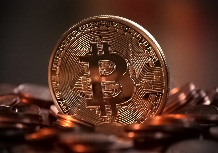 Se non credi delle banche, materie prime e criptovalute fanno al tuo caso!