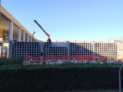 Albenga, prosegue l'intervento di ampliamento interno del cimitero di Leca