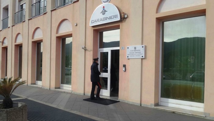 Aggredisce la ex convivente, dopo mesi di persecuzioni: arrestato stalker a Albenga