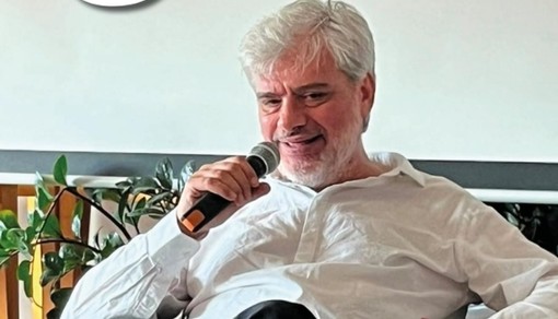 Andora, Corrado Zunino ospite di "Sguardi Laterali" con "La famiglia nel bosco" Andora, Corrado Zunino ospite di "Sguardi Laterali" con "La famiglia nel bosco"