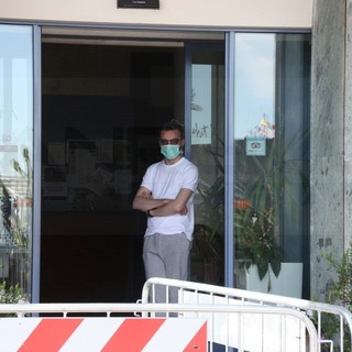 Stanno bene i primi due pazienti con il Coronavirus in Liguria: ad Alassio altri ospiti degli alberghi portati a Genova (FOTO e VIDEO)