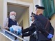 Rialto, carabinieri campioni di solidarietà: fanno compagnia ad una coppia di anziani