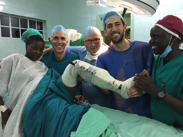 Dal San Paolo di Savona all'Africa ad operare i bambini con problemi ortopedici Dal San Paolo di Savona all'Africa ad operare i bambini con problemi ortopedici