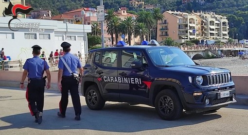 Andora, sembrava una tranquilla casalinga, ma deteneva in casa hashish e marijuana: denunciata dai Carabinieri Andora, sembrava una tranquilla casalinga, ma deteneva in casa hashish e marijuana: denunciata dai Carabinieri