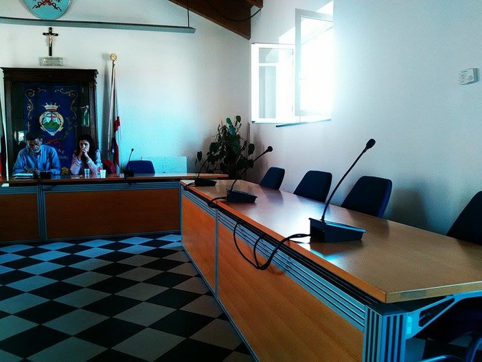 Pietra Ligure, la maggioranza annulla il consiglio: "Non temiamo il confronto"
