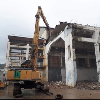 Varazze, via alla demolizione degli edifici degli ex Cantieri Baglietto a ponente (VIDEOintervista) Varazze, via alla demolizione degli edifici degli ex Cantieri Baglietto a ponente (VIDEOintervista)