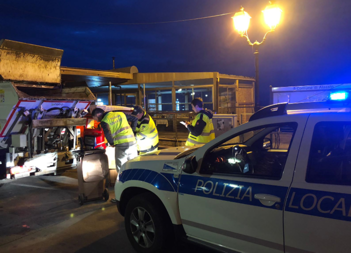 Alassio, controlli all'alba: altre sanzioni per il conferimento rifiuti Alassio, controlli all'alba: altre sanzioni per il conferimento rifiuti