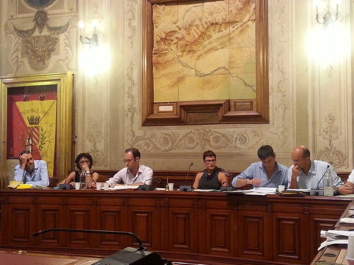"A Finale Ligure la TASI più alta della Provincia: prima casa un lusso", Simona Simonetti all'attacco "A Finale Ligure la TASI più alta della Provincia: prima casa un lusso", Simona Simonetti all'attacco
