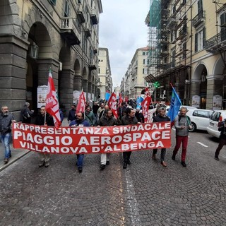 Di Maio in visita da Piaggio Aerospace e Bombardier, Italia in Comune: "Era ora che le istituzioni si accorgessero della crisi"