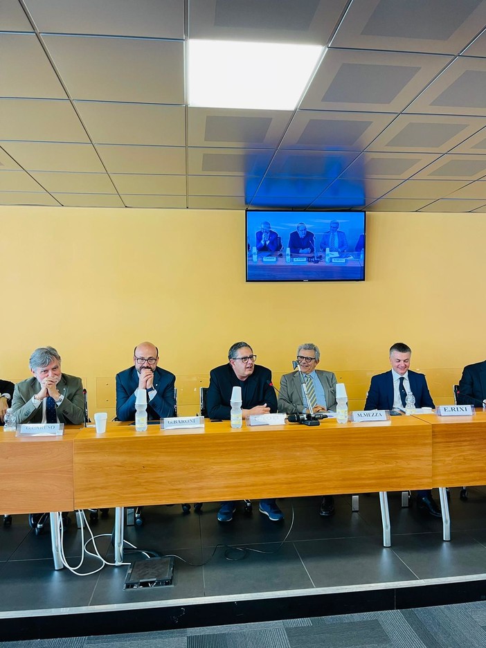 Nuovo codice dei contratti pubblici, Toti: "Strumento che va nella giusta direzione della semplificazione" Nuovo codice dei contratti pubblici, Toti: "Strumento che va nella giusta direzione della semplificazione"