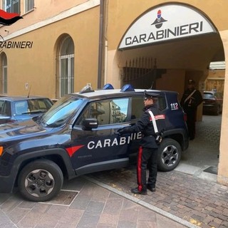 Pietra Ligure, ruba carte di credito da un’auto e le utilizza: denunciato 33enne Pietra Ligure, ruba carte di credito da un’auto e le utilizza: denunciato 33enne