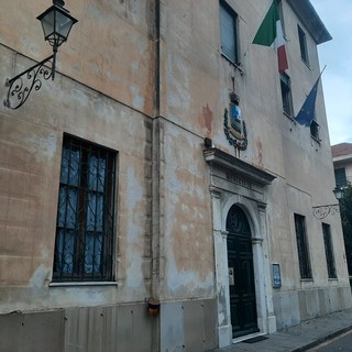 Albisola, disavanzo di più di due milioni nel bilancio comunale. Assessore Brizzo: "Non c'è da allertare la cittadinanza, non ci saranno aumenti delle tasse"