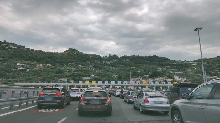 Autostrade, dall'opposizione in Regione "La destra boccia l’esenzione dei pedaggi nei cantieri. I cittadini hanno già pagato abbastanza"