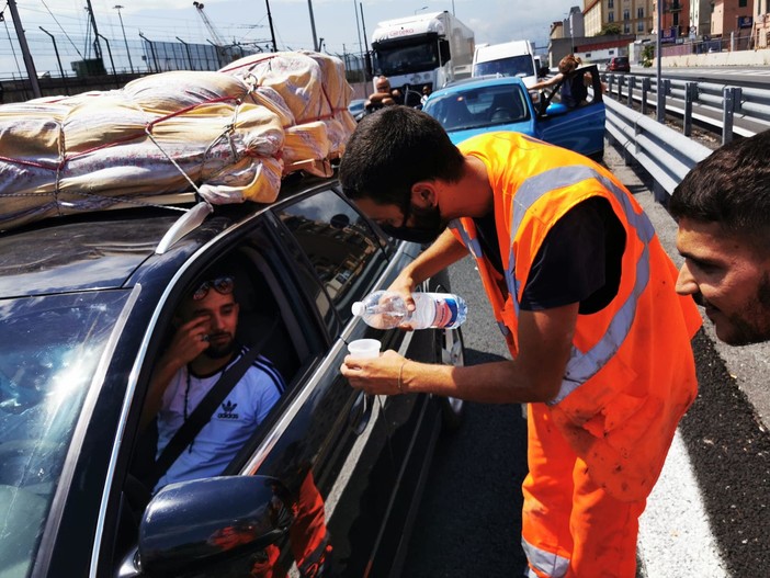 Caos autostrade, Toti: "Il Mit mente. Situazione vergognosa"