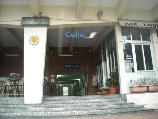 Maltempo: circolazione ferroviaria sospesa sulle linee Savona-Ventimiglia, Genova– Arquata - Torino/Milano Maltempo: circolazione ferroviaria sospesa sulle linee Savona-Ventimiglia, Genova– Arquata - Torino/Milano