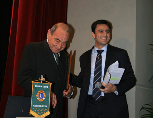 Cosseria intitola la propria scuola al dottor Gaiero, presenti l'onorevole Cirio e il consigliere regionale Vaccarezza alla cerimonia Cosseria intitola la propria scuola al dottor Gaiero, presenti l'onorevole Cirio e il consigliere regionale Vaccarezza alla cerimonia