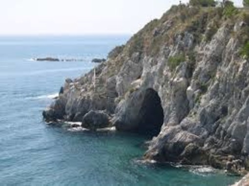 Bergeggi, domani escursione guidata a Punta Predani e alla Grotta Marina