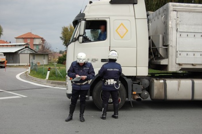 Nuovo dispositivo di controllo per la Polizia Municipale di Albenga Nuovo dispositivo di controllo per la Polizia Municipale di Albenga