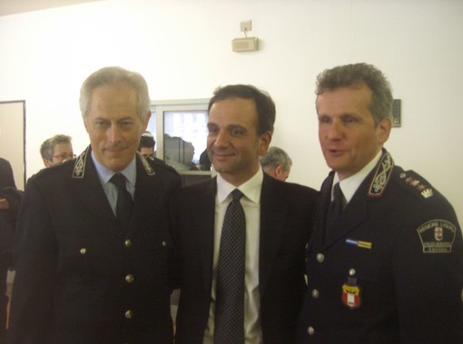 Savona: scoprimento del monumento dedicato all’assistente Federica Barbiero e a tutti i caduti delle Polizie Locali Savona: scoprimento del monumento dedicato all’assistente Federica Barbiero e a tutti i caduti delle Polizie Locali