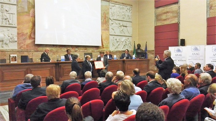 La Douja ha celebrato la grappa con Anag e il Consorzio di tutela grappa del Piemonte e grappa di Barolo La Douja ha celebrato la grappa con Anag e il Consorzio di tutela grappa del Piemonte e grappa di Barolo