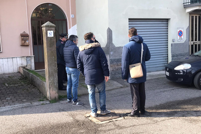 Tragedia familiare a Carcare: figlio spara all'anziana madre e poi si toglie la vita Tragedia familiare a Carcare: figlio spara all'anziana madre e poi si toglie la vita