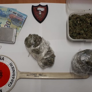 Droga nascosta negli zaini di scuola, i Carabinieri di Alassio contro la diffusione delle sostanze stupefacenti tra i giovani