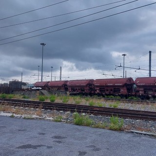 Savona, 15enne folgorato nel deposito dei treni di Parco Doria: la Polfer indaga