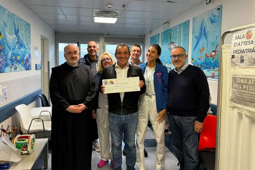 Dalla "Spiaggia Amici del Mare" un contributo per il sostegno psicologico dei giovani pazienti del San Paolo Dalla "Spiaggia Amici del Mare" un contributo per il sostegno psicologico dei giovani pazienti del San Paolo
