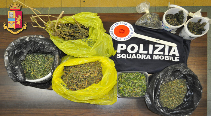 Due arresti della Polizia di Stato: uno per furto aggravato, l'altro per droga Due arresti della Polizia di Stato: uno per furto aggravato, l'altro per droga