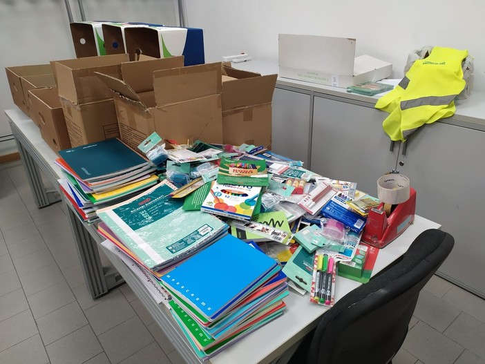 "Dona la spesa", la versione scolastica a Finale porta oltre 100kg di materiale e arriva anche in Alta Val Bormida