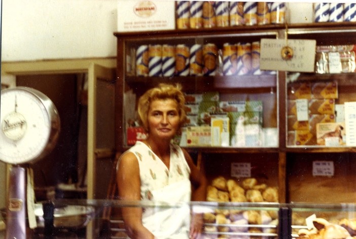 Savona, lutto per la scomparsa della storica panettiera di Villapiana Dolores Tomasoni