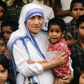 In foto Madre Teresa di Calcutta, la Santa degli ultimi In foto Madre Teresa di Calcutta, la Santa degli ultimi