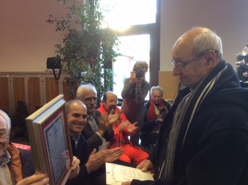 Albenga, Don Gigi nominato socio onorario della Croce Bianca