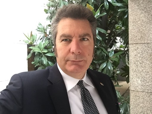 Crisi da sovraindebitamento o legge salva suicidi: il debitore può agire da solo oppure è consigliabile che si faccia affiancare da un esperto?