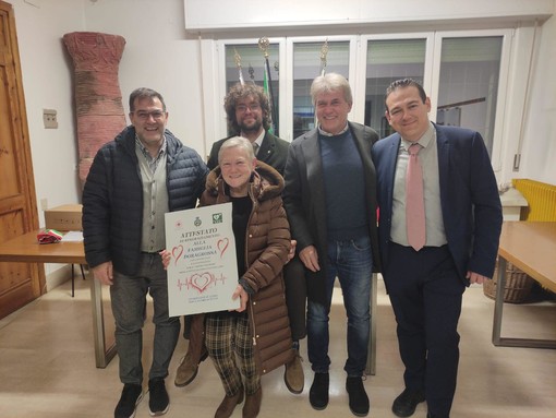 Stella, donato dalla famiglia Doragrossa un defibrillatore alla comunità (FOTO)