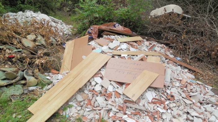 Orco Feglino, discarica abusiva di materiali edili, la denuncia dei Verdi