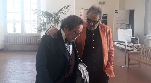 Frase choc sul crollo del ponte Morandi: Oliviero Toscani si scusa: "Sono distrutto umanamente"