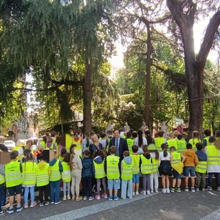 Savona, consegnati i diplomi del Comune ai bambini che utilizzano il Piedibus Savona, consegnati i diplomi del Comune ai bambini che utilizzano il Piedibus