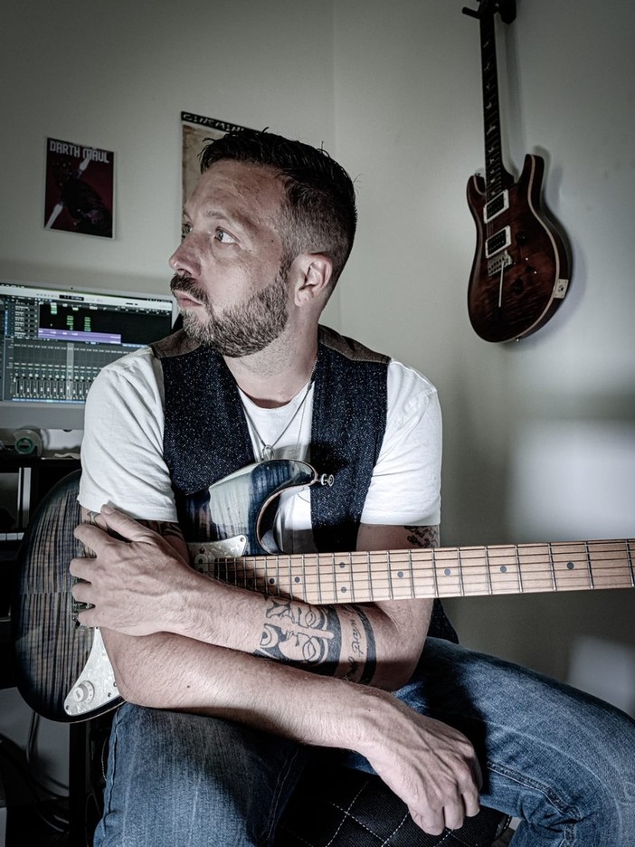 Esce "21 grams", album di debutto di Privative Alpha, progetto del chitarrista savonese Daniele Ferro Esce "21 grams", album di debutto di Privative Alpha, progetto del chitarrista savonese Daniele Ferro