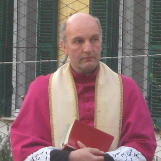 Dopo 17 anni e mezzo don Antonello lascia la parrocchia di Piani per recarsi alla Curia di Albenga. "Le vicende mediatiche? Non c'entrano niente"/L'intervista