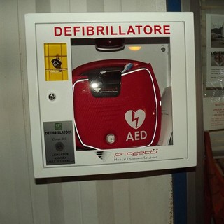 Andora, inaugurato ieri sera il nuovo defibrillatore presso il porto turistico
